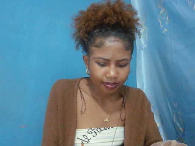 Sylvia6 live cam on BongaCams