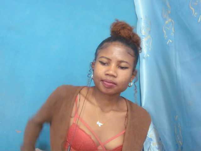 Sylvia6 live cam on BongaCams