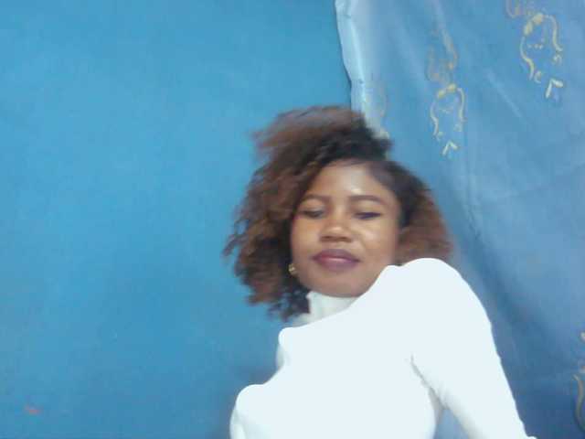 Sylvia6 live webcam show