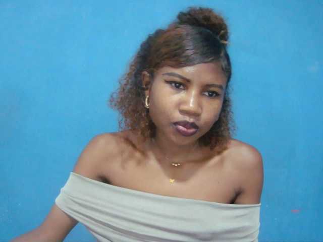 Sylvia6 live cam on BongaCams