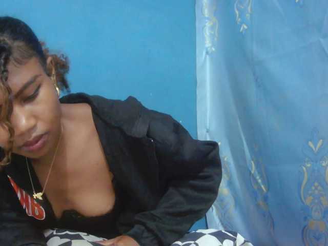 Sylvia6 live webcam show