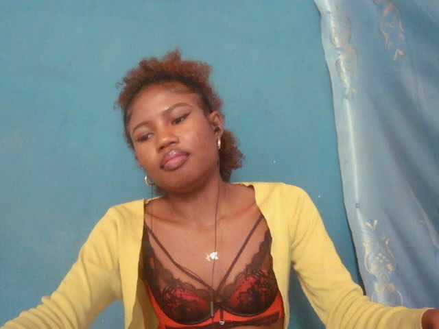 Sylvia6 live cam on BongaCams