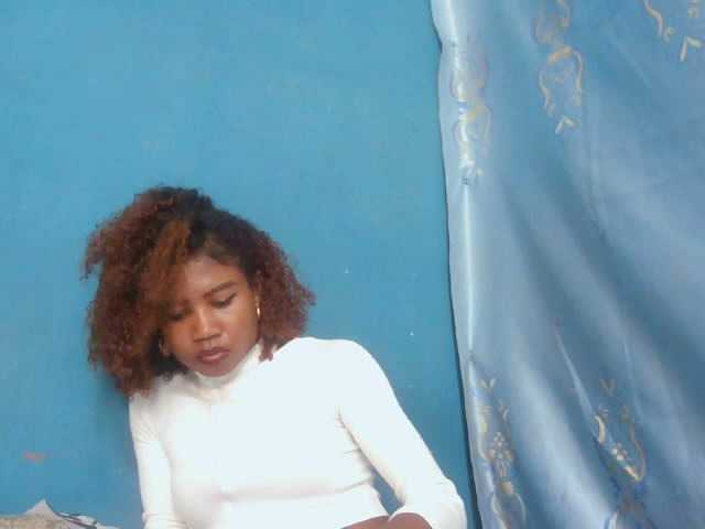 Sylvia6 live webcam show