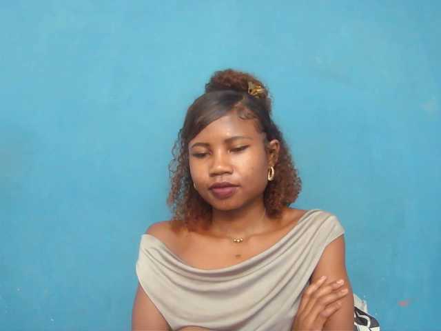 Sylvia6 live cam on BongaCams