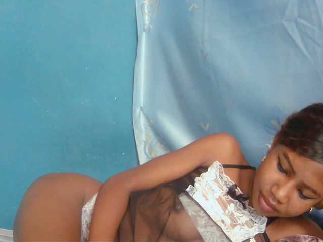 Sylvia6 live webcam show