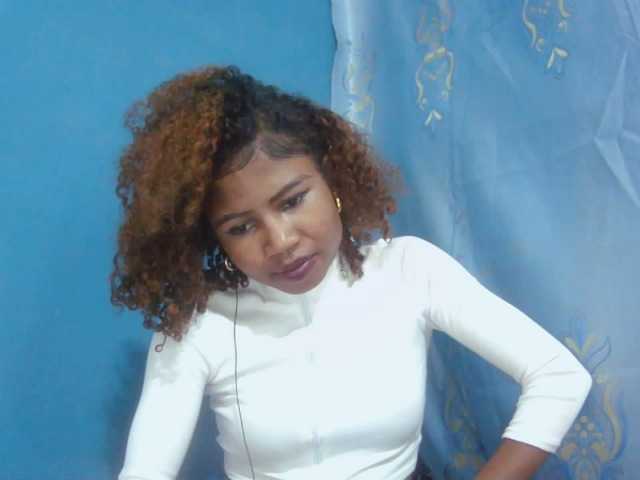 Sylvia6 live webcam show
