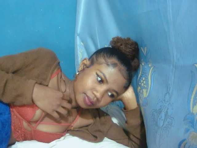 Sylvia6 live cam on BongaCams