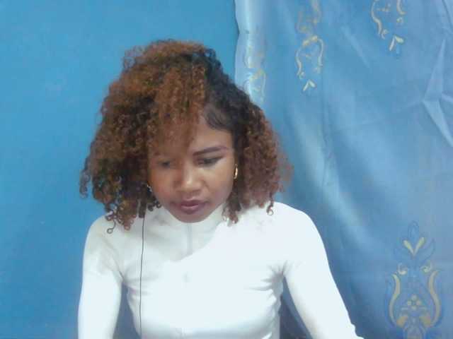 Sylvia6 live webcam show