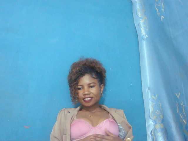 Sylvia6 live cam on BongaCams