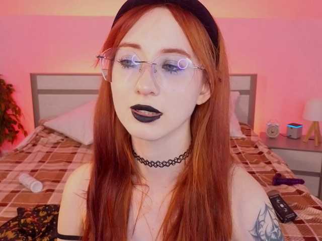 WICKEDEMBER live cam