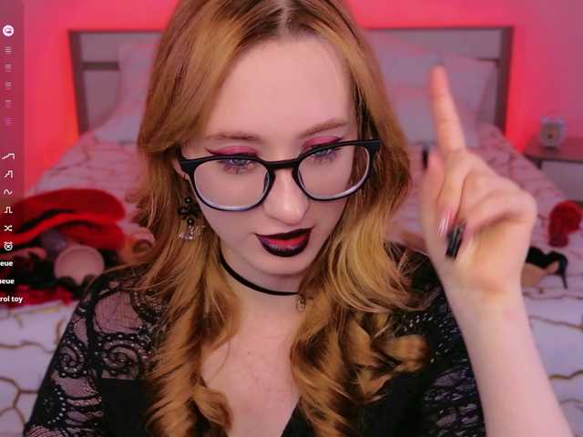 WICKEDEMBER live cam on BongaCams