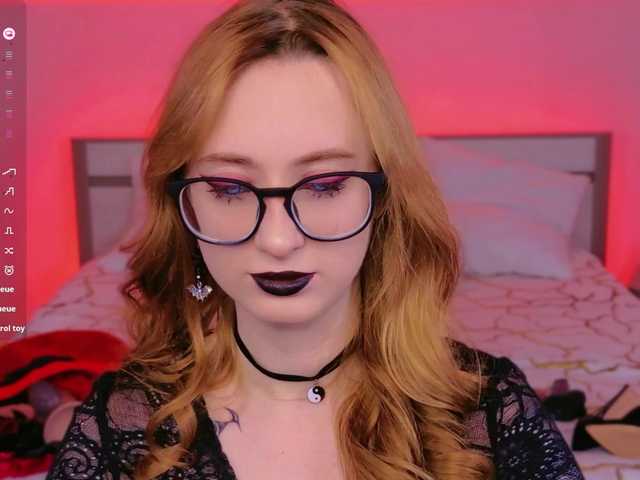 WICKEDEMBER live cam on BongaCams