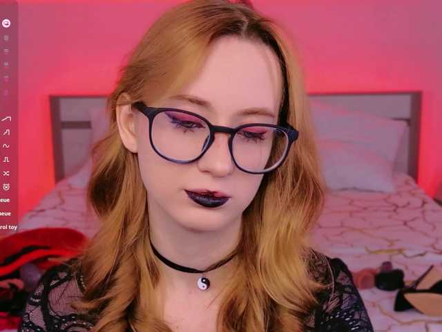 WICKEDEMBER live cam on BongaCams