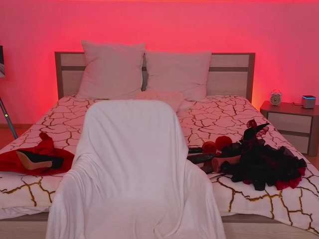 WICKEDEMBER live cam on BongaCams