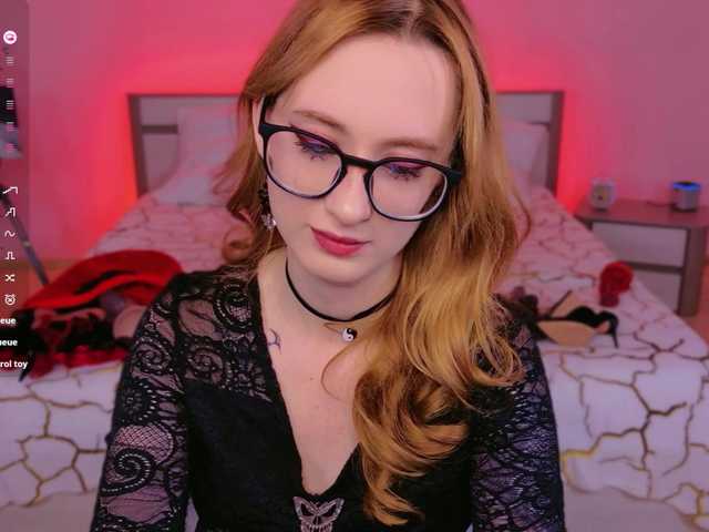WICKEDEMBER live cam on BongaCams