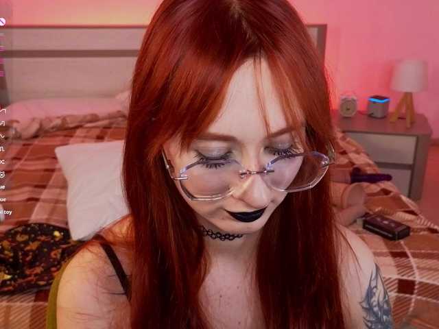 WICKEDEMBER live cam