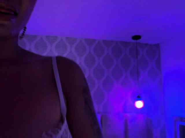 BellaaGrace webcam