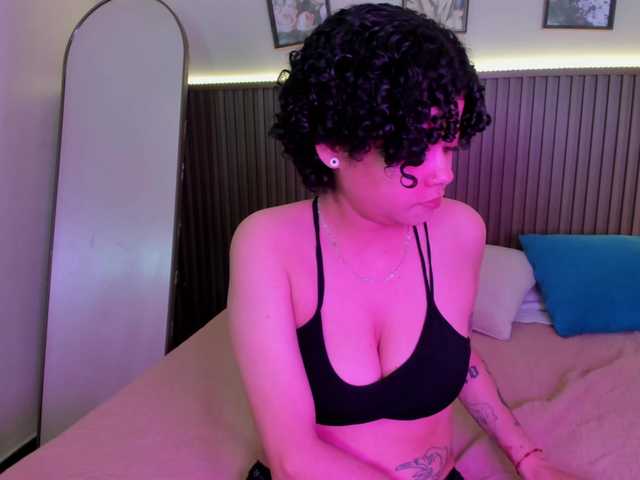 Sasha-Venom live cam on BongaCams