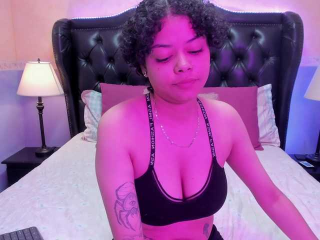 Sasha-Venom live cam on BongaCams