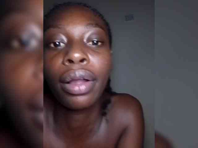 ThePeachFlexer webcam