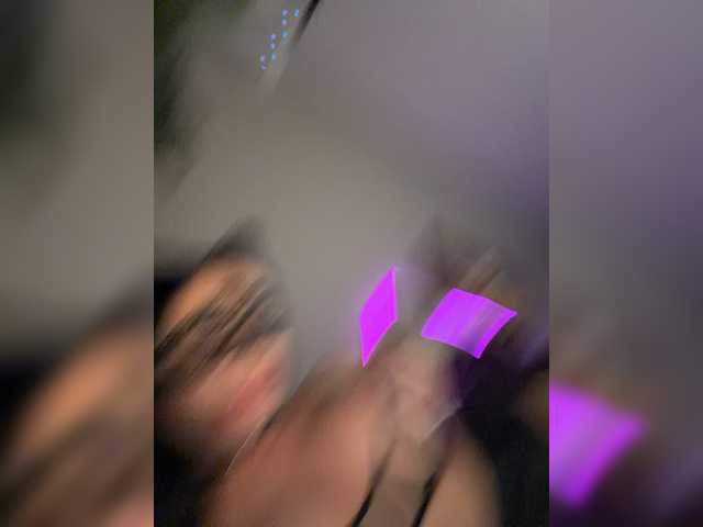 Miss-di's BongaCams show and profile