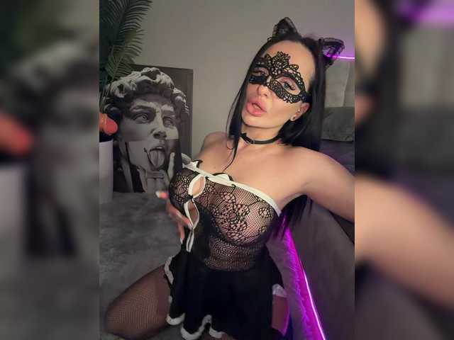 Miss-di's BongaCams show and profile