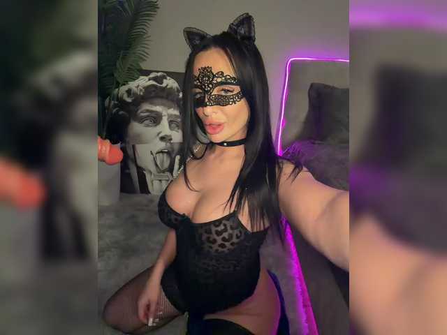 Miss-di's BongaCams show and profile