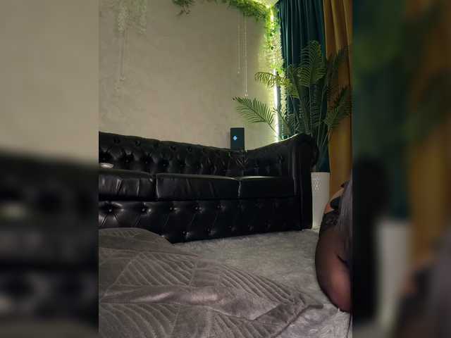 Miss-di live webcam show