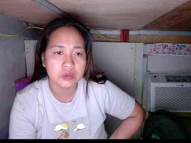 LadyAsianForyou webcam
