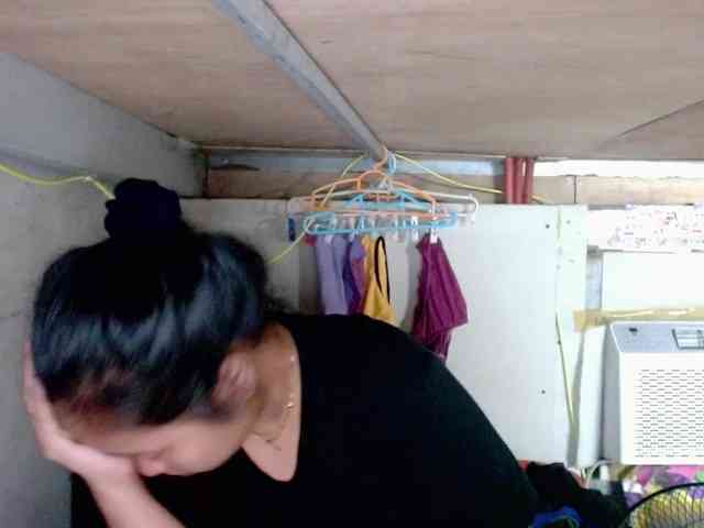 LadyAsianForyou webcam