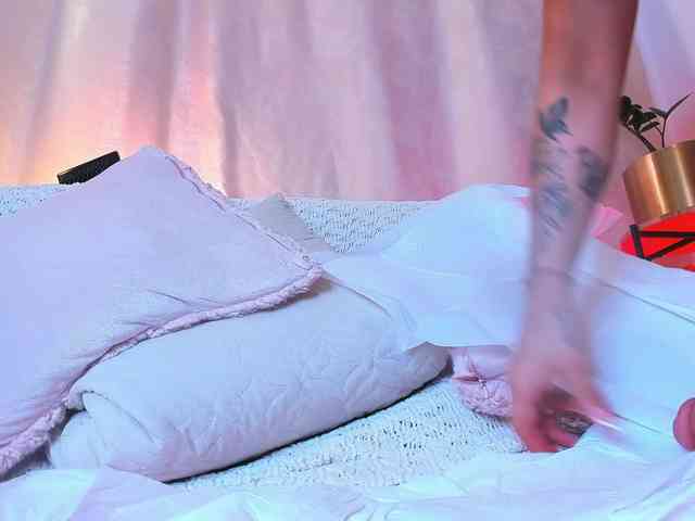 amelia-lov3 webcam