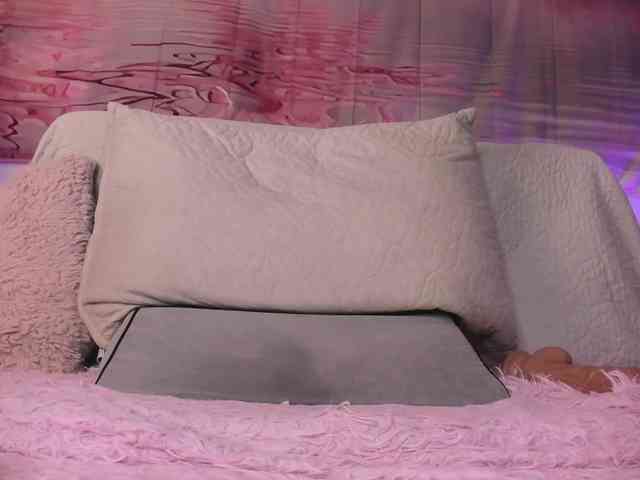 amelia-lov3 webcam