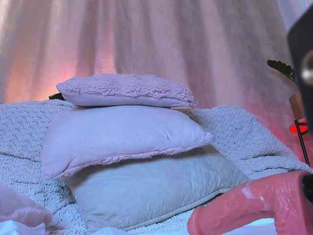 amelia-lov3 webcam