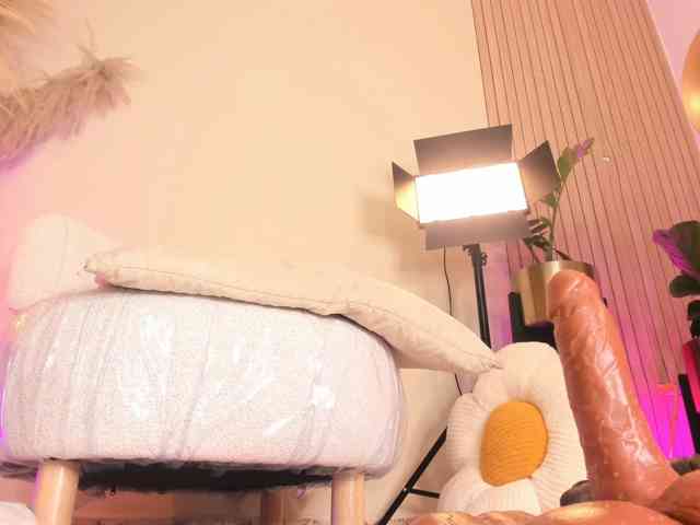amelia-lov3 webcam