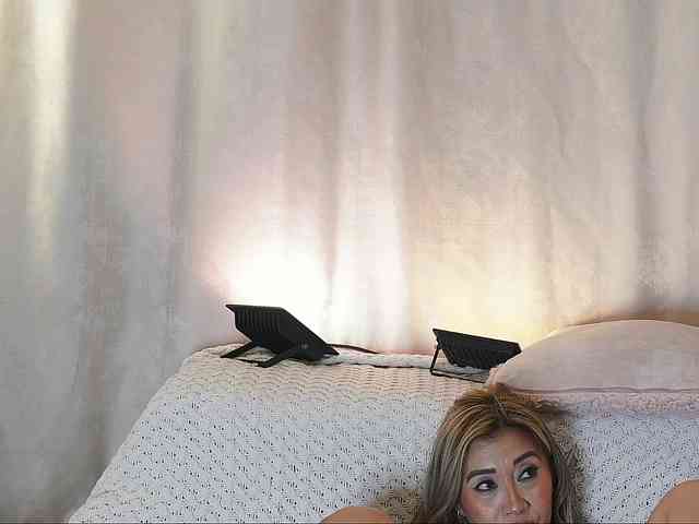 amelia-lov3 webcam
