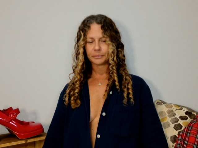 KatieCoxxWell