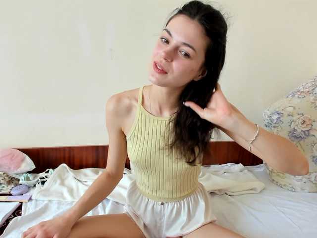 Honeykrisspussy live cam on BongaCams