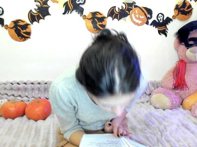 Honeykrisspussy live cam on BongaCams