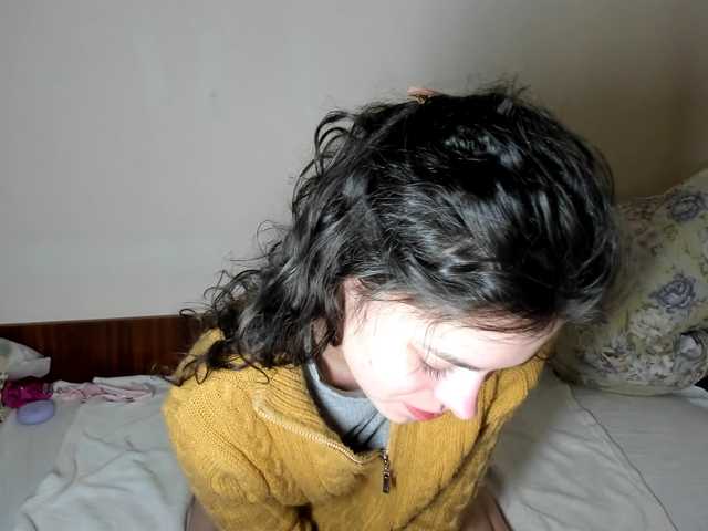 le modèle Honeykrisspussy est en webcam porno dans un show sur le site bongacams, il possède les tags suivants: White/Caucasian,Brunette,Shaved