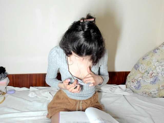 Honeykrisspussy live cam on BongaCams