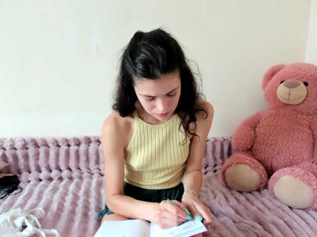 Honeykrisspussy live cam on BongaCams