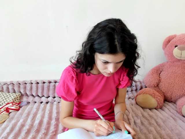 Honeykrisspussy live cam on BongaCams