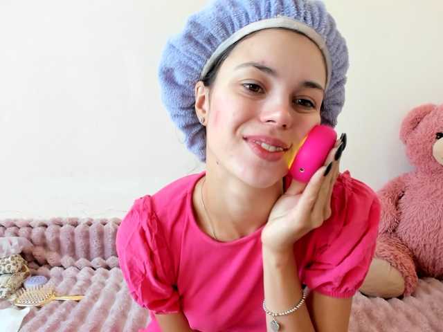Honeykrisspussy live cam on BongaCams