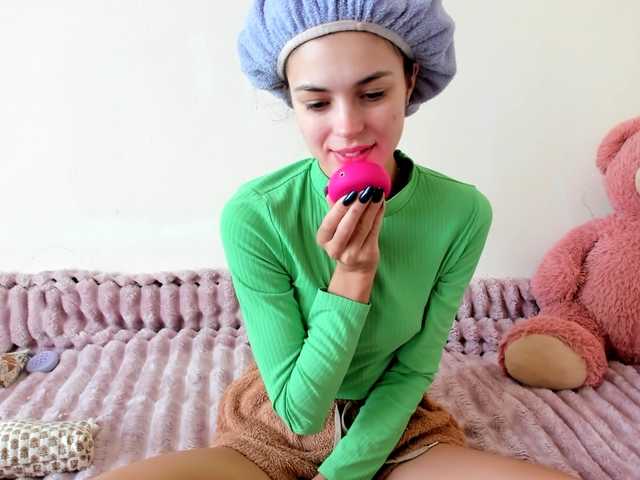 Honeykrisspussy live cam on BongaCams