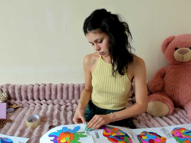 Honeykrisspussy live cam on BongaCams