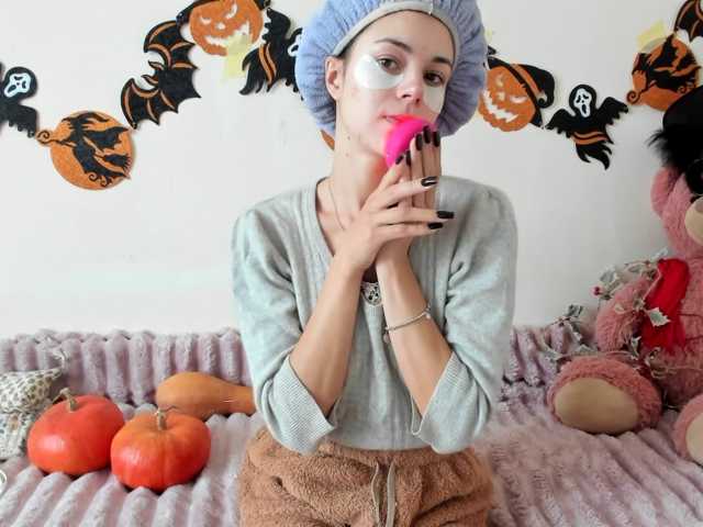 Honeykrisspussy live cam on BongaCams