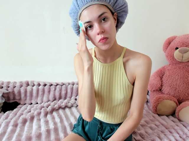 Honeykrisspussy live cam on BongaCams