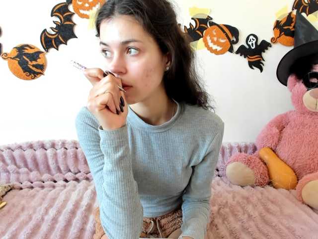 Honeykrisspussy live cam on BongaCams