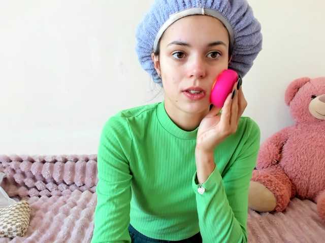 Honeykrisspussy live cam on BongaCams