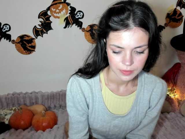 Honeykrisspussy live cam on BongaCams